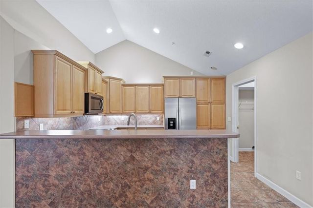 7127 Meadow View Street, Shawnee, KS 66227