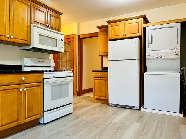 18 Grand Street, Greenwich, CT 06830