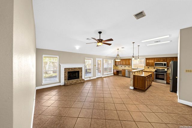 4011 LEGEND RANCH DR, San Antonio, TX 78230