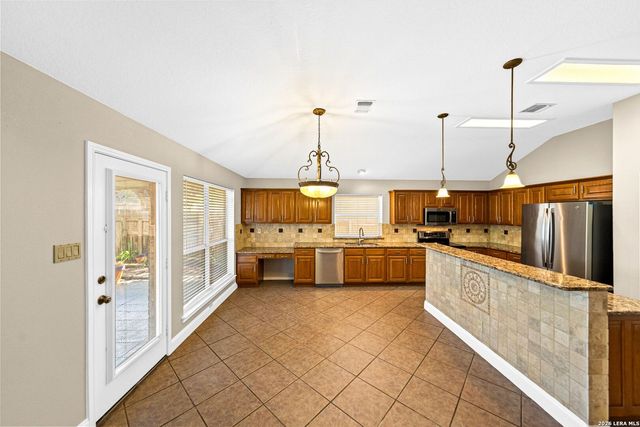 4011 LEGEND RANCH DR, San Antonio, TX 78230