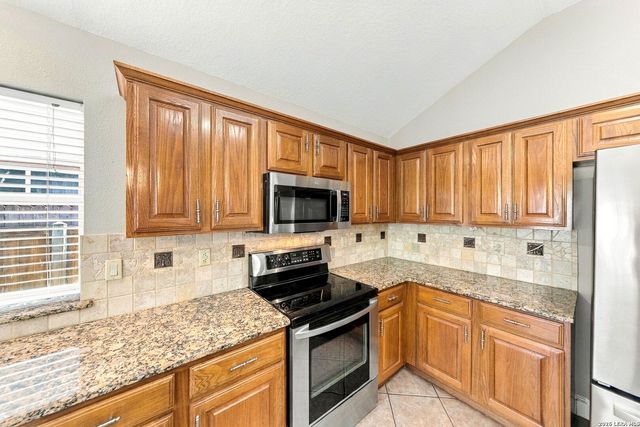 4011 LEGEND RANCH DR, San Antonio, TX 78230