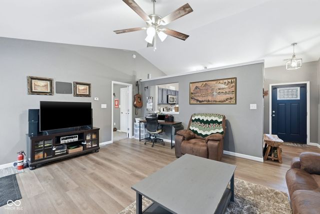 906 Moonlight Court, Mooresville, IN 46158