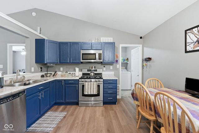 906 Moonlight Court, Mooresville, IN 46158