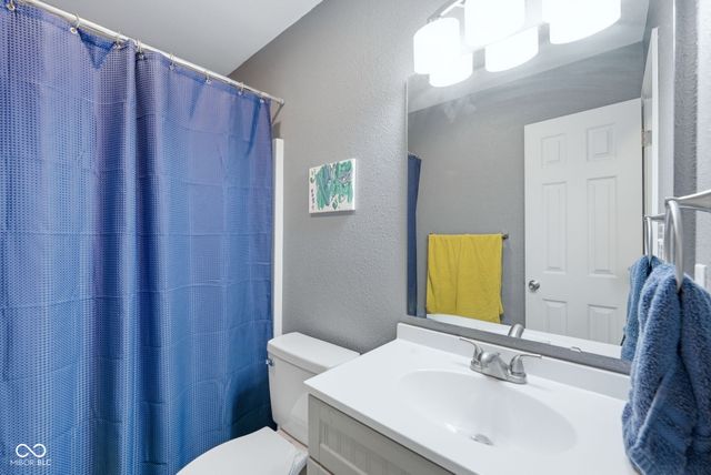 906 Moonlight Court, Mooresville, IN 46158