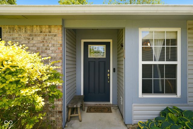 906 Moonlight Court, Mooresville, IN 46158
