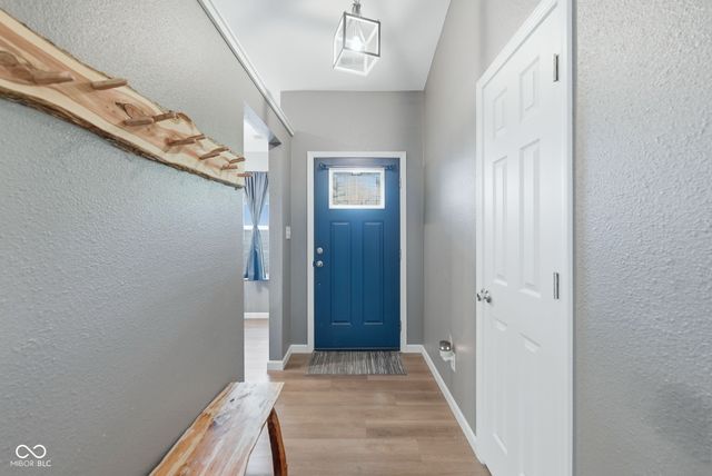 906 Moonlight Court, Mooresville, IN 46158