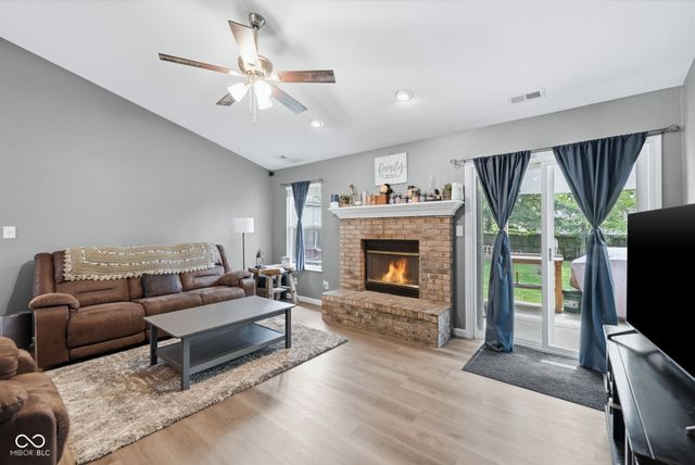 906 Moonlight Court, Mooresville, IN 46158