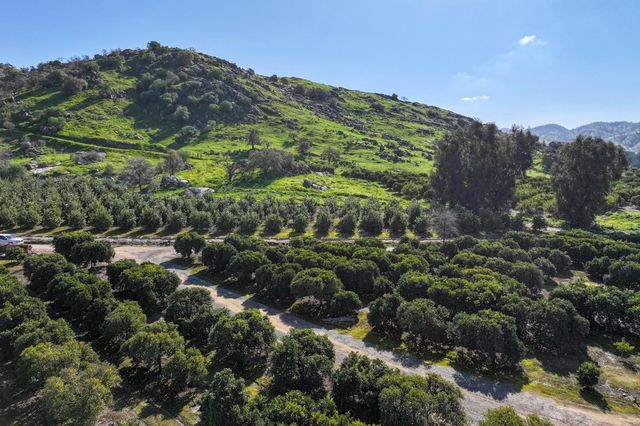 32204 Road 248, Lemon Cove, CA 93244