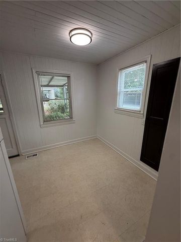 2363 Jefferson Avenue, Winston-salem, NC 27103