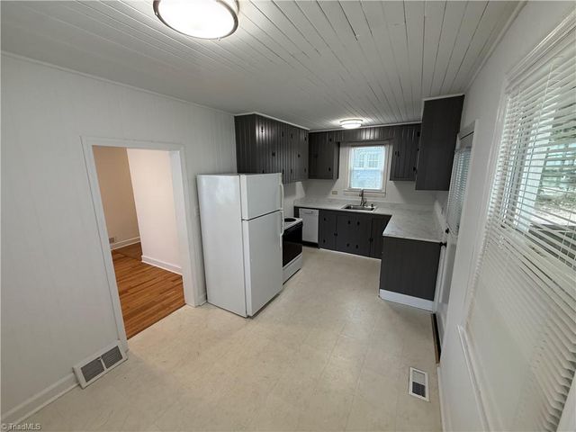 2363 Jefferson Avenue, Winston-salem, NC 27103