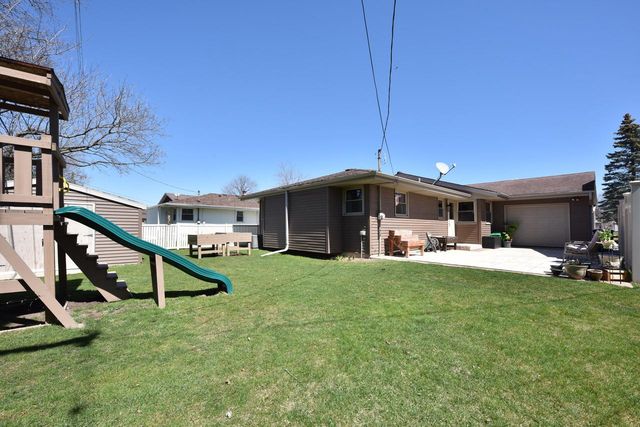 4047 S 91st PLACE, Greenfield, WI 53228
