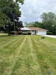 421 Parklane Drive, Woodville, OH 43469
