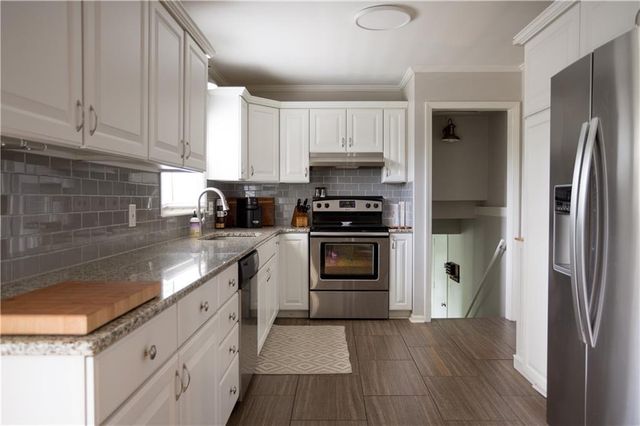 3813 W 79th Street, Prairie Village, KS 66208