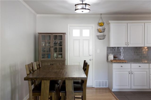 3813 W 79th Street, Prairie Village, KS 66208