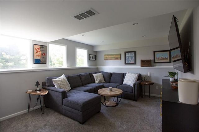 3813 W 79th Street, Prairie Village, KS 66208