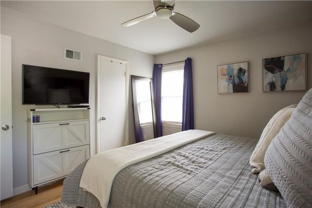 3813 W 79th Street, Prairie Village, KS 66208