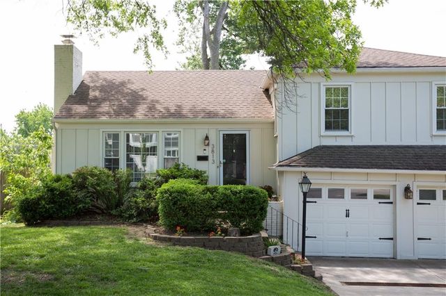 3813 W 79th Street, Prairie Village, KS 66208