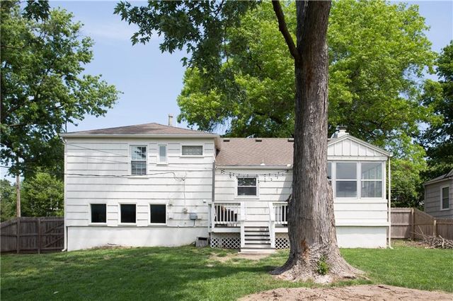 3813 W 79th Street, Prairie Village, KS 66208