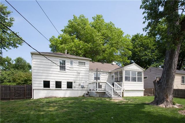3813 W 79th Street, Prairie Village, KS 66208