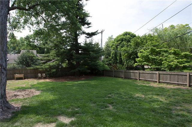 3813 W 79th Street, Prairie Village, KS 66208