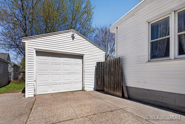 1049 Buckingham Street Sw, City Of Wyoming, MI 49509