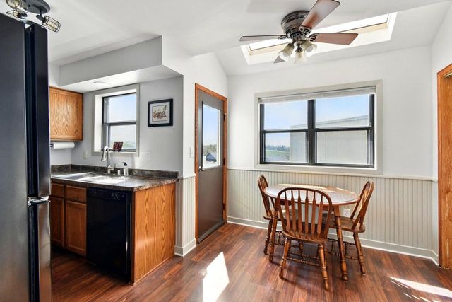 330 Willow Grove DRIVE #E, Pewaukee, WI 53072