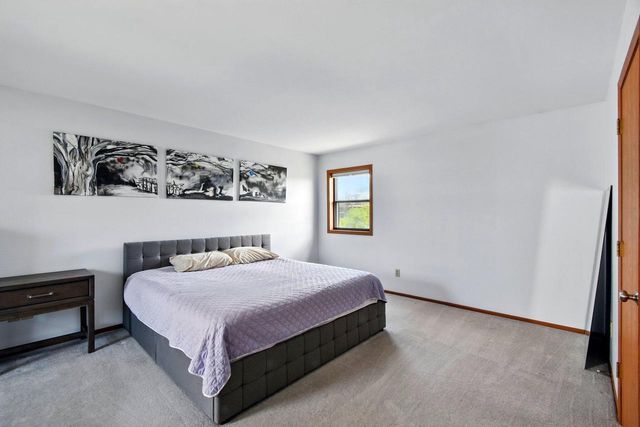 330 Willow Grove DRIVE #E, Pewaukee, WI 53072