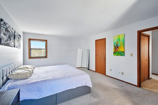 330 Willow Grove DRIVE #E, Pewaukee, WI 53072