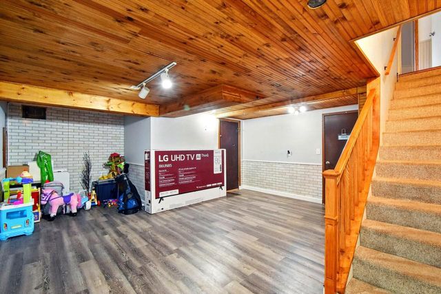 330 Willow Grove DRIVE #E, Pewaukee, WI 53072