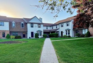 330 Willow Grove DRIVE #E, Pewaukee, WI 53072