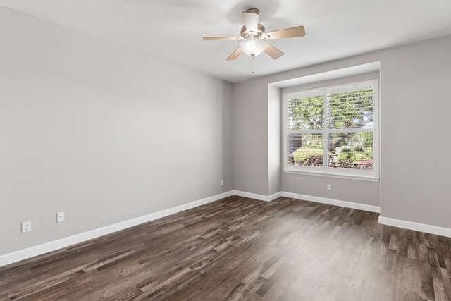 8013 Solomon Dr, Elk Grove, CA 95757