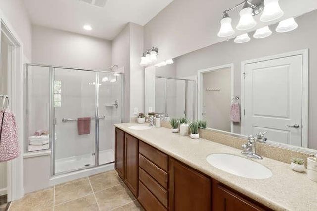 8013 Solomon Dr, Elk Grove, CA 95757