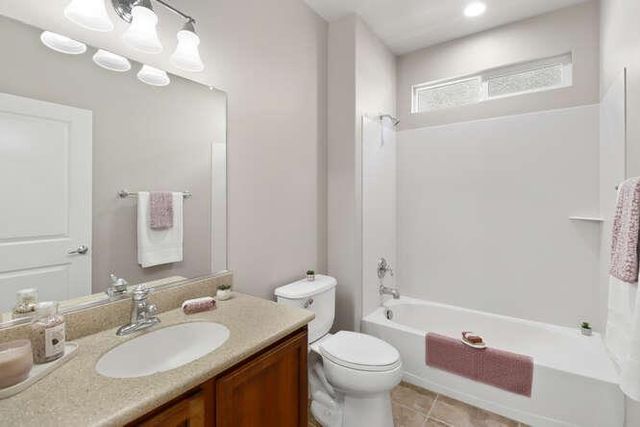 8013 Solomon Dr, Elk Grove, CA 95757