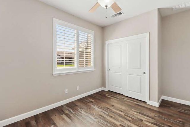 8013 Solomon Dr, Elk Grove, CA 95757