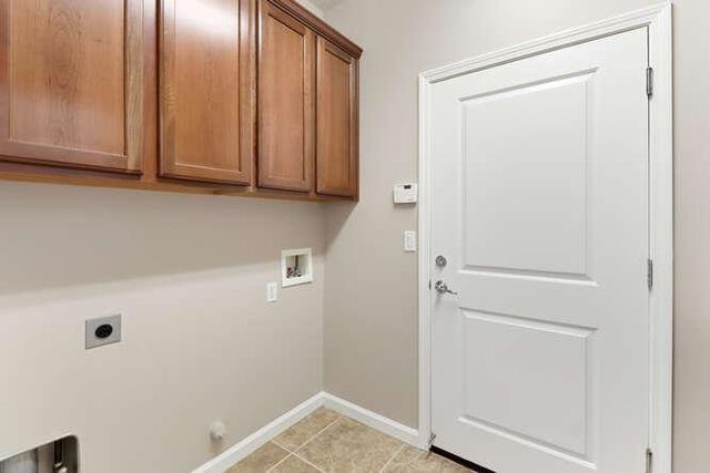 8013 Solomon Dr, Elk Grove, CA 95757