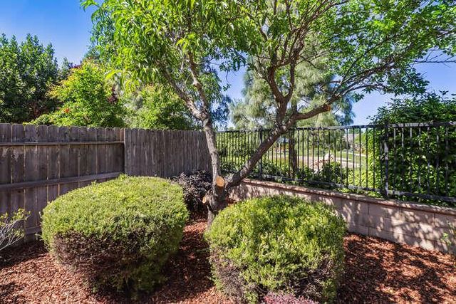 8013 Solomon Dr, Elk Grove, CA 95757