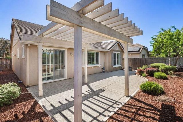 8013 Solomon Dr, Elk Grove, CA 95757