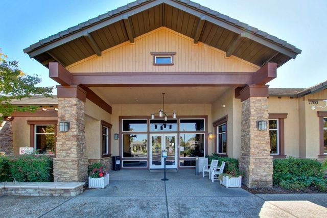 8013 Solomon Dr, Elk Grove, CA 95757