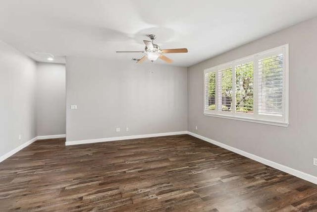 8013 Solomon Dr, Elk Grove, CA 95757