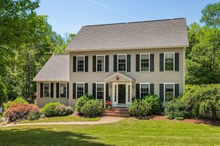 13 Robinson Street, Brentwood, NH 03833