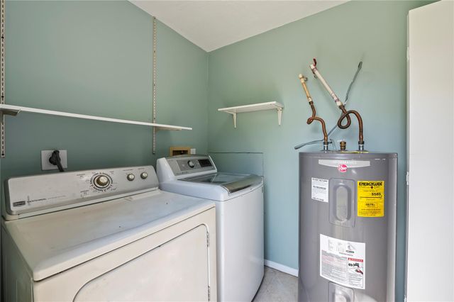 507 W Oak Street, Highlands, TX 77562