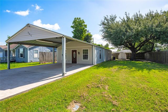 507 W Oak Street, Highlands, TX 77562
