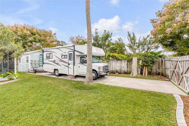 2951 GASLIGHT DRIVE, South Daytona, FL 32119