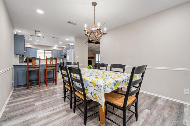 1008 Dove DR, Manchaca, TX 78652