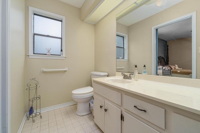 1008 Dove DR, Manchaca, TX 78652