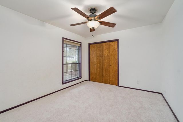 1008 Dove DR, Manchaca, TX 78652