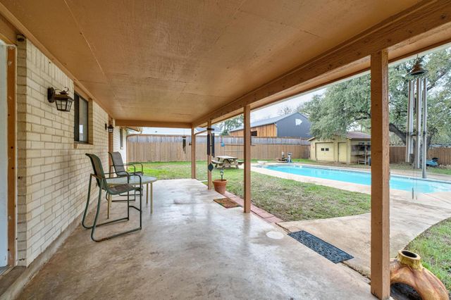 1008 Dove DR, Manchaca, TX 78652