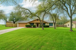 1008 Dove DR, Manchaca, TX 78652