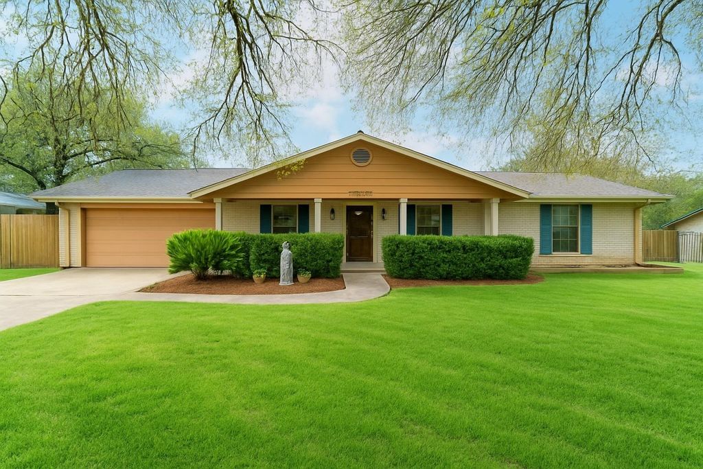 1008 Dove DR, Manchaca, TX 78652