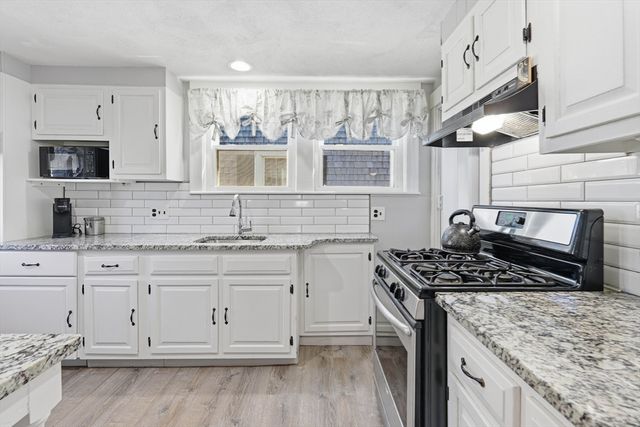 85 Willow Rd, Nahant, MA 01908